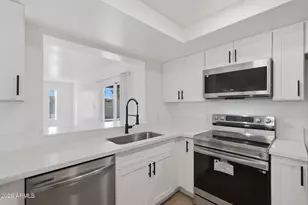 3171 W Orchid Ln, Phoenix, AZ 85051 - Photo 15