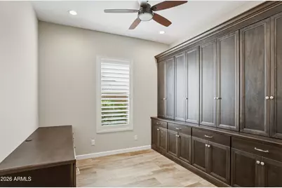 18125 N 65th Place, Phoenix, AZ 85054 - Photo 13