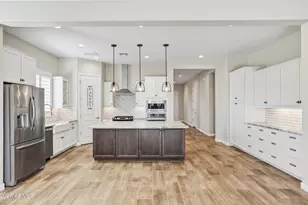 18125 N 65th Pl, Phoenix, AZ 85054 - Photo 5