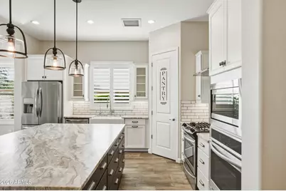 18125 N 65th Place, Phoenix, AZ 85054 - Photo 7