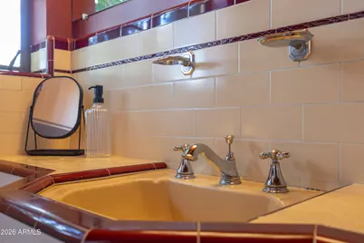 530 W Wilshire Drive, Phoenix, AZ 85003 - Photo 37