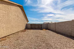 9960 W Devonshire Dr, Arizona City, AZ 85123 - Photo 45