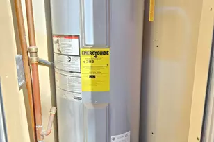 2233 E Behrend Dr, Phoenix, AZ 85024 - Photo 43