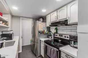 948 S Alma School Rd, Mesa, AZ 85210 - Photo 7