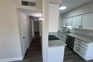 555 N May St, Mesa, AZ 85201 - Photo 3