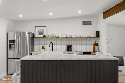 4614 E Devonshire Avenue, Phoenix, AZ 85018 - Photo 9