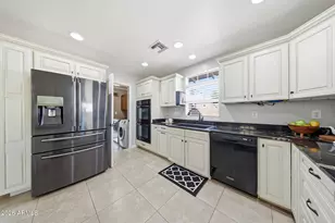 8112 E Monte Vista Rd, Scottsdale, AZ 85257 - Photo 11