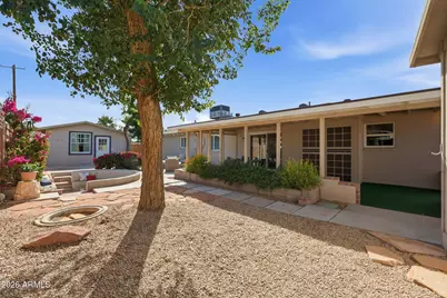 8112 E Monte Vista Road, Scottsdale, AZ 85257 - Photo 37