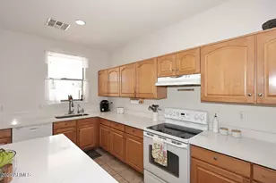 3327 W Leodra Ln, Phoenix, AZ 85041 - Photo 11