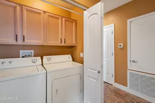 7027 N Scottsdale Rd, Paradise Valley, AZ 85253 - Photo 13