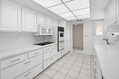 10326 W Highwood Lane, Sun City, AZ 85373 - Photo 9