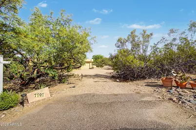 7707 E Primrose Path, Carefree, AZ 85377 - Photo 29