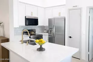 324 S Laveen Dr, Chandler, AZ 85226 - Photo 3