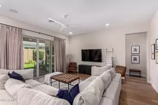 2830 E Crest Ln, Phoenix, AZ 85050 - Photo 11