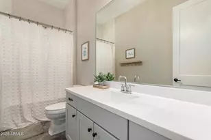 2830 E Crest Ln, Phoenix, AZ 85050 - Photo 23