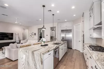 2830 E Crest Lane, Phoenix, AZ 85050 - Photo 7