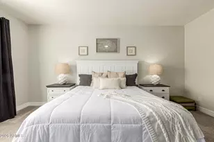 10035 W Patrick Ln, Peoria, AZ 85383 - Photo 13