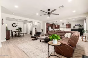10035 W Patrick Ln, Peoria, AZ 85383 - Photo 7