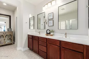 10035 W Patrick Ln, Peoria, AZ 85383 - Photo 15