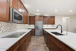 12516 W McLellan Ct, Glendale, AZ 85307 - Photo 7