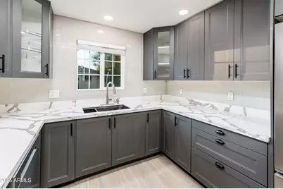 2111 W Solano Drive, Phoenix, AZ 85015 - Photo 7