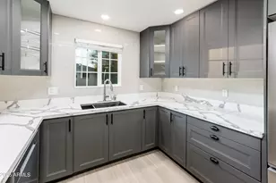 2111 W Solano Dr, Phoenix, AZ 85015 - Photo 7