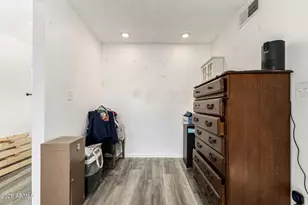 10207 N 51st Dr, Glendale, AZ 85302 - Photo 23