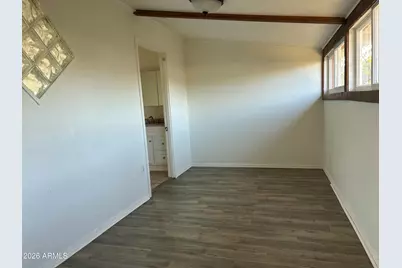 5545 W State Avenue, Glendale, AZ 85301 - Photo 9