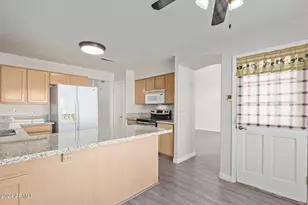 10848 W Ventana Dr E, Sun City, AZ 85373 - Photo 13