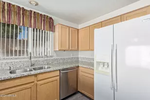 10848 W Ventana Dr E, Peoria, AZ 85373 - Photo 17