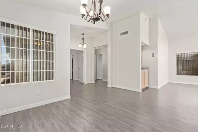 10848 W Ventana Drive E, Peoria, AZ 85373 - Photo 9