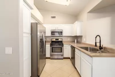 3212 E Oraibi Drive, Phoenix, AZ 85050 - Photo 9