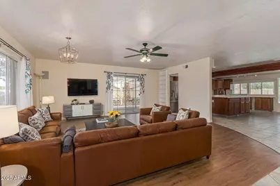 2300 E Concorda Drive, Tempe, AZ 85282 - Photo 9