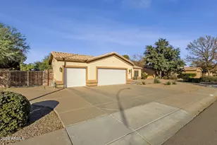 4560 S Springs Dr, Chandler, AZ 85249 - Photo 3