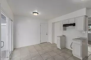 2525 N 47th Dr, Phoenix, AZ 85035 - Photo 9