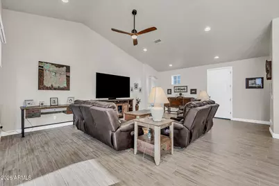 565 W Perkins Street, San Tan Valley, AZ 85143 - Photo 23