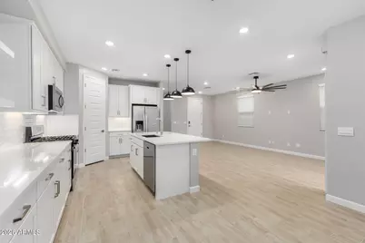 5818 E Zachary Drive, Phoenix, AZ 85054 - Photo 11