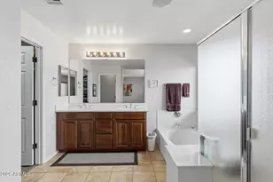 2212 W Blaylock Dr, Phoenix, AZ 85085 - Photo 47