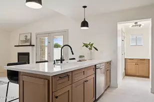 1023 E Larkspur Ln, Tempe, AZ 85288 - Photo 7