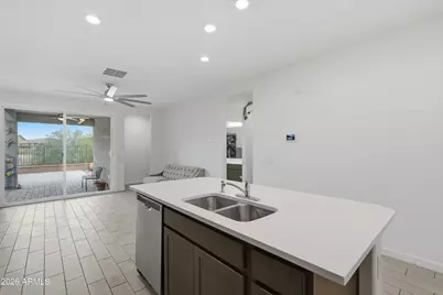 16537 W Hayley Way, Goodyear, AZ 85338 - Photo 11