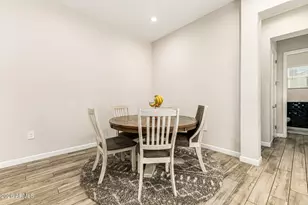 10321 W Deanna Dr, Peoria, AZ 85382 - Photo 21