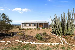 51539 W Donald Rd, Aguila, AZ 85320 - Photo 15