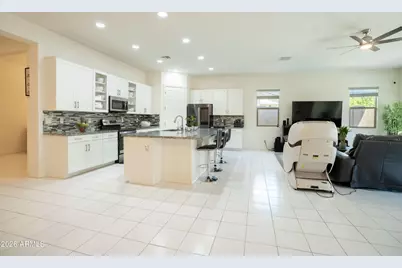 22419 N 97th Lane, Peoria, AZ 85383 - Photo 5