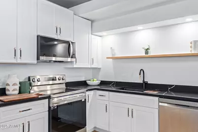 351 E Thomas Road #D208, Phoenix, AZ 85012 - Photo 13