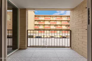 351 E Thomas Rd, Phoenix, AZ 85012 - Photo 25