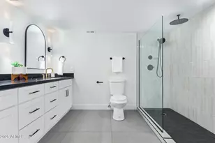 351 E Thomas Rd, Phoenix, AZ 85012 - Photo 17