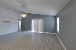 8610 W Echo Ln, Peoria, AZ 85345 - Photo 3