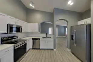 8610 W Echo Ln, Peoria, AZ 85345 - Photo 5