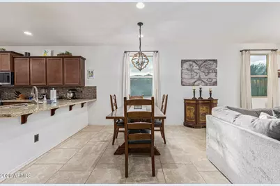 18196 W Ivy Lane, Surprise, AZ 85388 - Photo 7