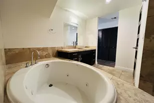 215 E McKinley St, Phoenix, AZ 85004 - Photo 17